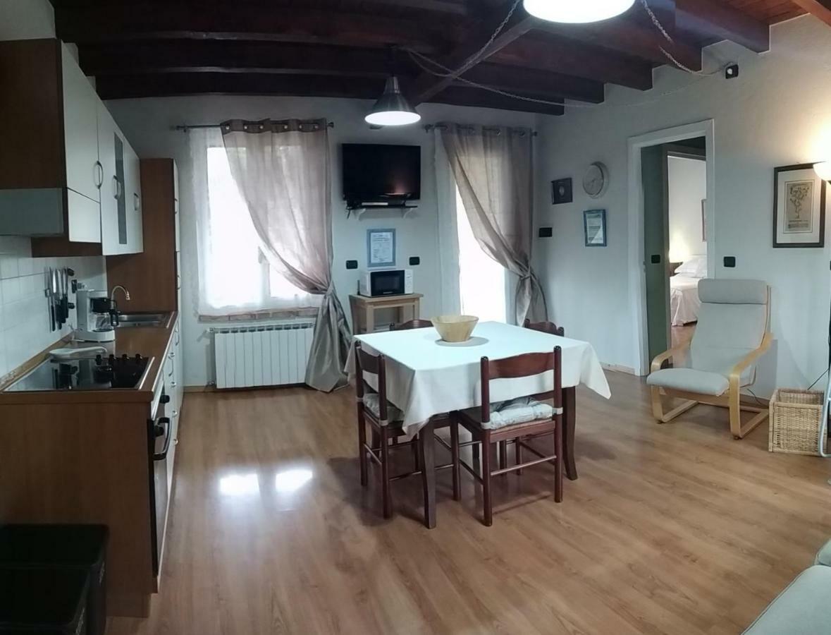 La Casa Gialla Daire Monforte dʼAlba Dış mekan fotoğraf